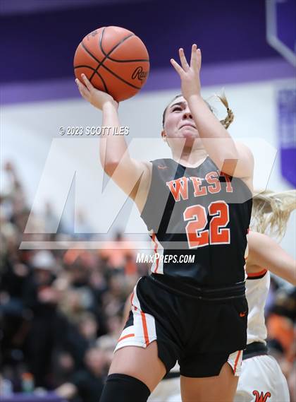 Thumbnail 3 in Portsmouth West vs. Wheelersburg (OHSAA D3 Regional Final) photogallery.