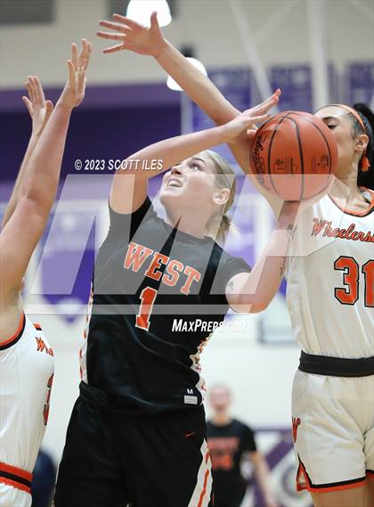 Thumbnail 3 in Portsmouth West vs. Wheelersburg (OHSAA D3 Regional Final) photogallery.