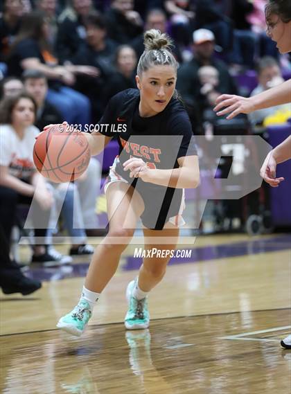 Thumbnail 3 in Portsmouth West vs. Wheelersburg (OHSAA D3 Regional Final) photogallery.