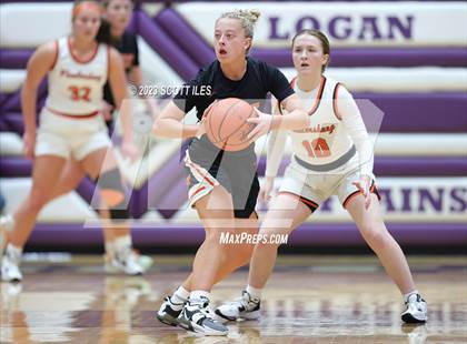 Thumbnail 1 in Portsmouth West vs. Wheelersburg (OHSAA D3 Regional Final) photogallery.