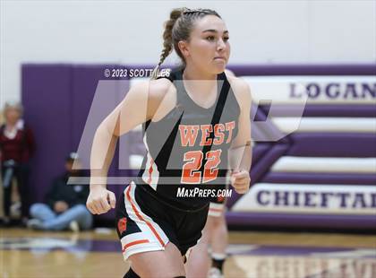 Thumbnail 1 in Portsmouth West vs. Wheelersburg (OHSAA D3 Regional Final) photogallery.