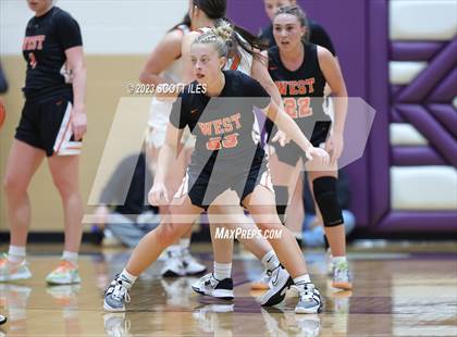 Thumbnail 1 in Portsmouth West vs. Wheelersburg (OHSAA D3 Regional Final) photogallery.