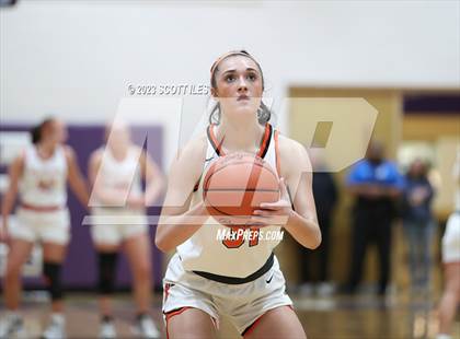 Thumbnail 2 in Portsmouth West vs. Wheelersburg (OHSAA D3 Regional Final) photogallery.