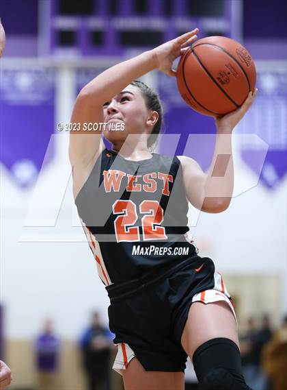 Thumbnail 3 in Portsmouth West vs. Wheelersburg (OHSAA D3 Regional Final) photogallery.