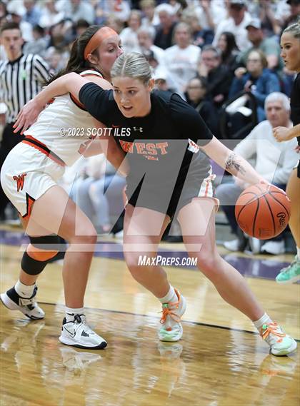 Thumbnail 3 in Portsmouth West vs. Wheelersburg (OHSAA D3 Regional Final) photogallery.