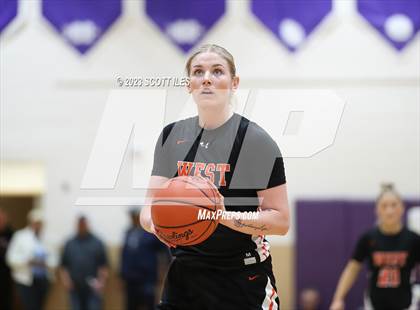 Thumbnail 2 in Portsmouth West vs. Wheelersburg (OHSAA D3 Regional Final) photogallery.