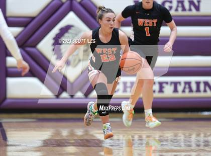 Thumbnail 3 in Portsmouth West vs. Wheelersburg (OHSAA D3 Regional Final) photogallery.