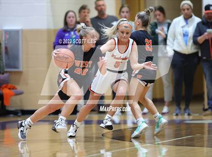 Thumbnail 1 in Portsmouth West vs. Wheelersburg (OHSAA D3 Regional Final) photogallery.