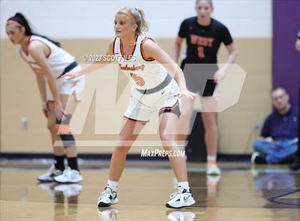 Thumbnail 1 in Portsmouth West vs. Wheelersburg (OHSAA D3 Regional Final) photogallery.