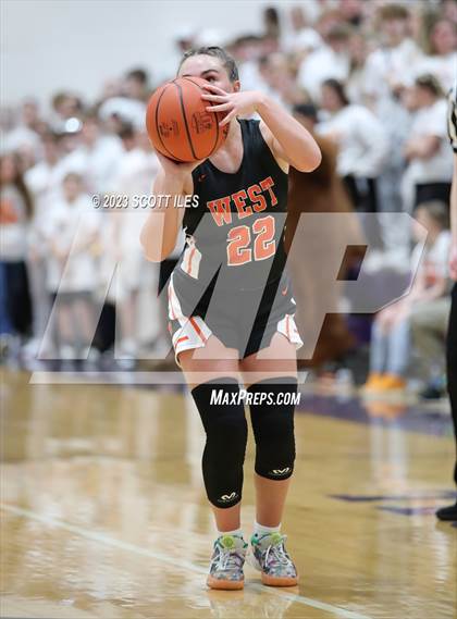 Thumbnail 2 in Portsmouth West vs. Wheelersburg (OHSAA D3 Regional Final) photogallery.