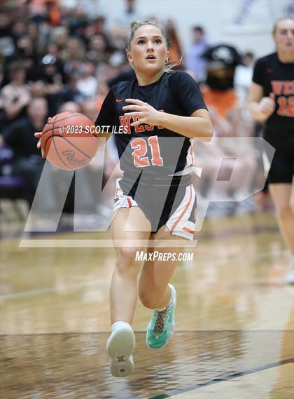 Thumbnail 3 in Portsmouth West vs. Wheelersburg (OHSAA D3 Regional Final) photogallery.