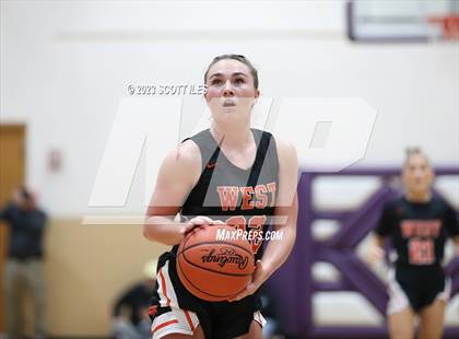 Thumbnail 1 in Portsmouth West vs. Wheelersburg (OHSAA D3 Regional Final) photogallery.