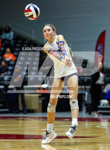 Thumbnail 3 in McKinney North vs. Flour Bluff (UIL 5A Volleyball Division I Final) photogallery.