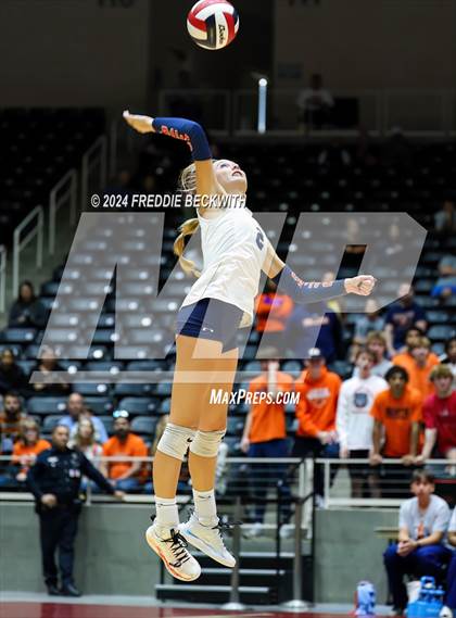 Thumbnail 2 in McKinney North vs. Flour Bluff (UIL 5A Volleyball Division I Final) photogallery.