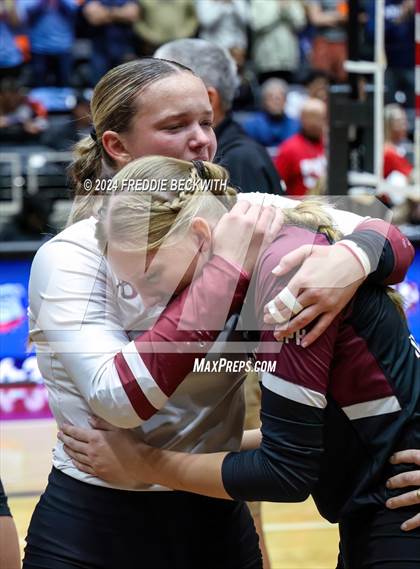 Thumbnail 3 in McKinney North vs. Flour Bluff (UIL 5A Volleyball Division I Final) photogallery.