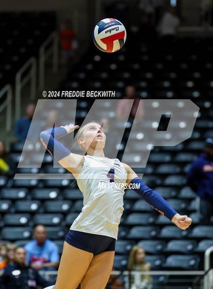 Thumbnail 2 in McKinney North vs. Flour Bluff (UIL 5A Volleyball Division I Final) photogallery.