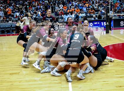 Thumbnail 3 in McKinney North vs. Flour Bluff (UIL 5A Volleyball Division I Final) photogallery.