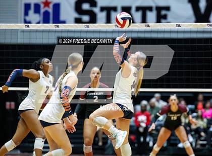 Thumbnail 3 in McKinney North vs. Flour Bluff (UIL 5A Volleyball Division I Final) photogallery.