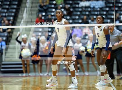 Thumbnail 2 in McKinney North vs. Flour Bluff (UIL 5A Volleyball Division I Final) photogallery.
