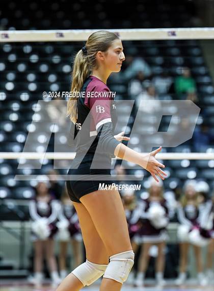 Thumbnail 2 in McKinney North vs. Flour Bluff (UIL 5A Volleyball Division I Final) photogallery.