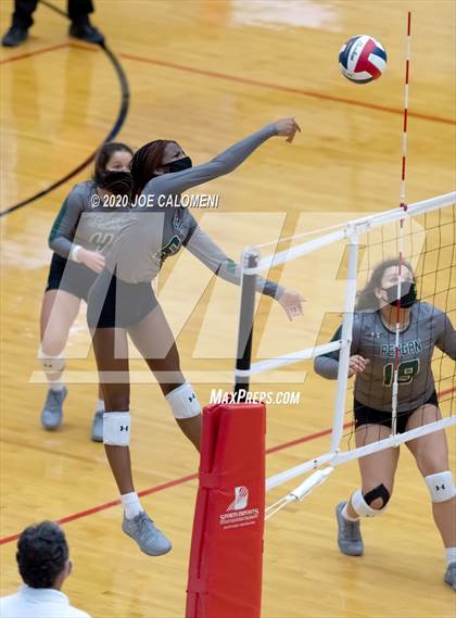 Thumbnail 1 in Reagan [Ronald] vs Madison photogallery.