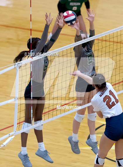 Thumbnail 1 in Reagan [Ronald] vs Madison photogallery.