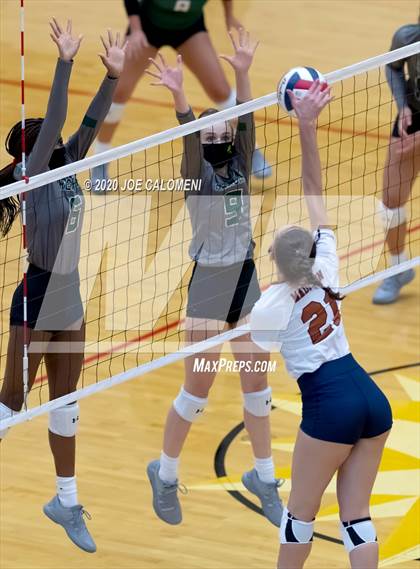 Thumbnail 3 in Reagan [Ronald] vs Madison photogallery.