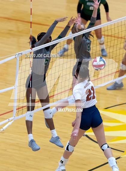 Thumbnail 1 in Reagan [Ronald] vs Madison photogallery.