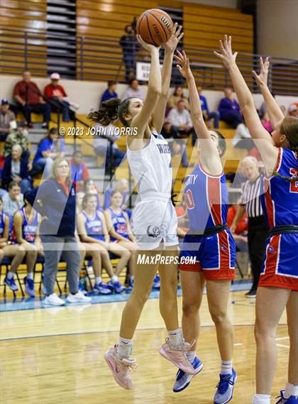 Thumbnail 1 in Jay County @ Woodlan photogallery.