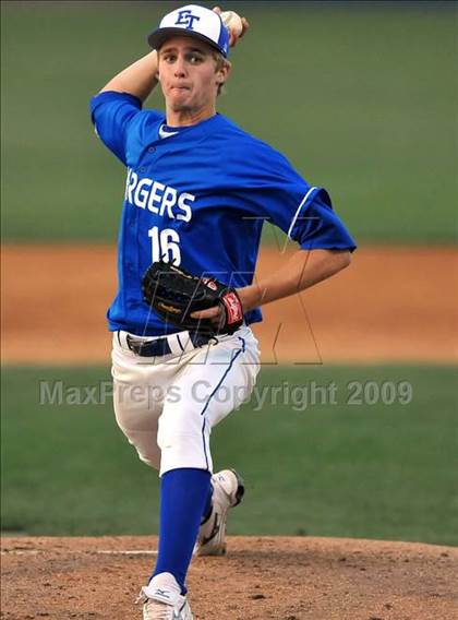 Thumbnail 2 in El Toro vs. Mater Dei (Anderson Bat Classic) photogallery.