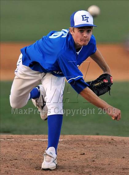 Thumbnail 3 in El Toro vs. Mater Dei (Anderson Bat Classic) photogallery.