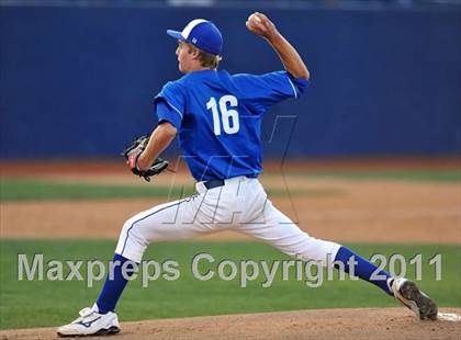 Thumbnail 1 in El Toro vs. Mater Dei (Anderson Bat Classic) photogallery.