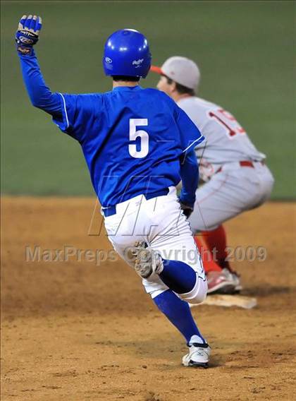 Thumbnail 2 in El Toro vs. Mater Dei (Anderson Bat Classic) photogallery.