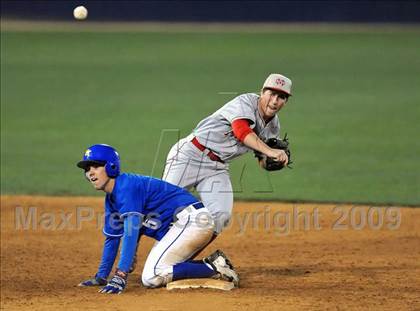 Thumbnail 2 in El Toro vs. Mater Dei (Anderson Bat Classic) photogallery.