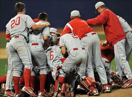 Thumbnail 2 in El Toro vs. Mater Dei (Anderson Bat Classic) photogallery.