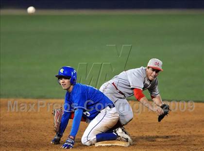 Thumbnail 3 in El Toro vs. Mater Dei (Anderson Bat Classic) photogallery.