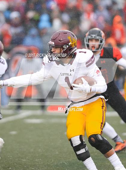 Thumbnail 1 in Edwardsville vs. Loyola Academy photogallery.