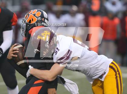 Thumbnail 2 in Edwardsville vs. Loyola Academy photogallery.