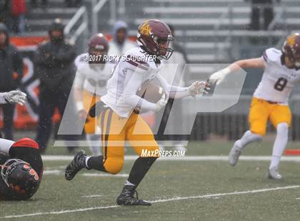 Thumbnail 2 in Edwardsville vs. Loyola Academy photogallery.