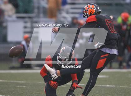 Thumbnail 3 in Edwardsville vs. Loyola Academy photogallery.