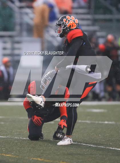 Thumbnail 1 in Edwardsville vs. Loyola Academy photogallery.