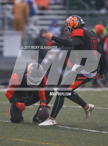 Thumbnail 2 in Edwardsville vs. Loyola Academy photogallery.