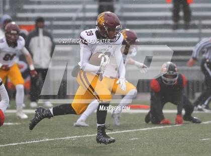 Thumbnail 1 in Edwardsville vs. Loyola Academy photogallery.