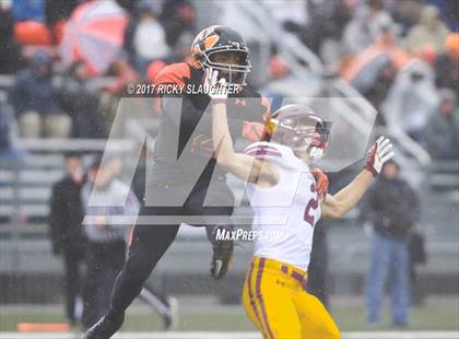 Thumbnail 2 in Edwardsville vs. Loyola Academy photogallery.