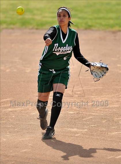 Thumbnail 3 in Nogales @ Diamond Ranch photogallery.