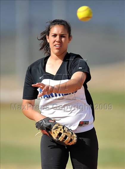 Thumbnail 3 in Nogales @ Diamond Ranch photogallery.