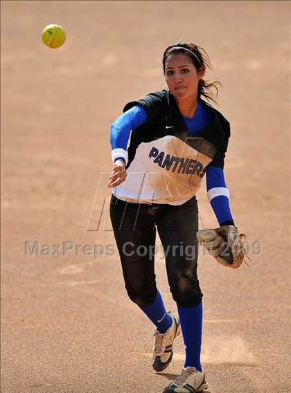 Thumbnail 3 in Nogales @ Diamond Ranch photogallery.
