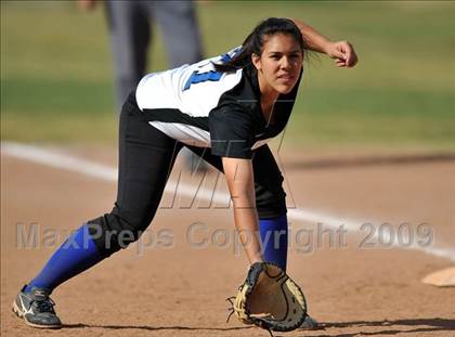 Thumbnail 2 in Nogales @ Diamond Ranch photogallery.