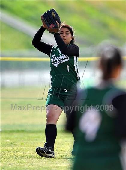 Thumbnail 2 in Nogales @ Diamond Ranch photogallery.