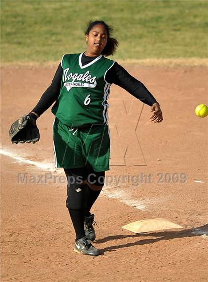 Thumbnail 3 in Nogales @ Diamond Ranch photogallery.